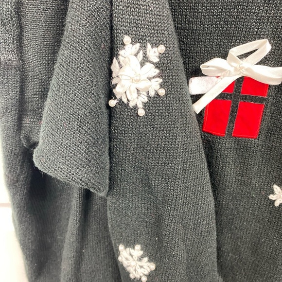 Vintage Mandal Bay Christmas Present Appliqué Sweater Large Holiday Multicolor - Picture 8 of 9